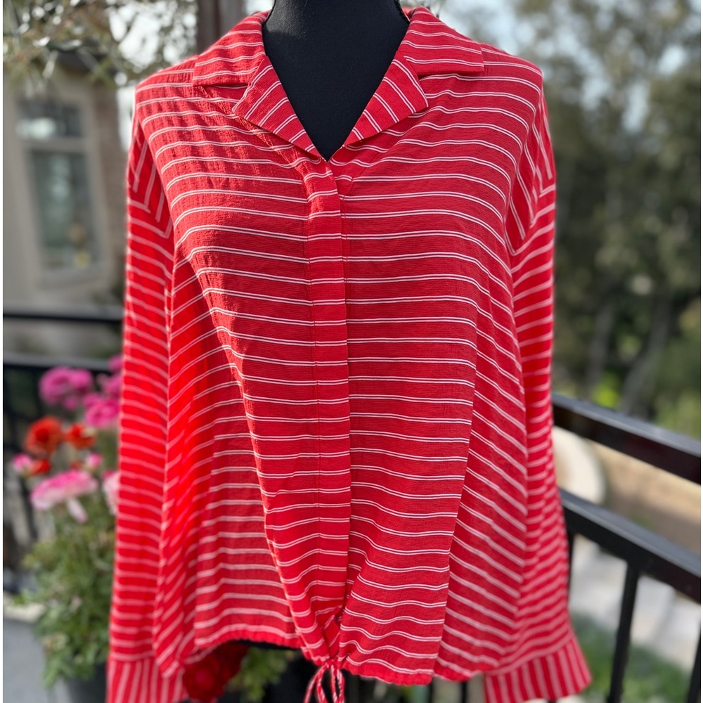 LOU & GREY Red and White Striped collared blouse. Size large 🇺🇸